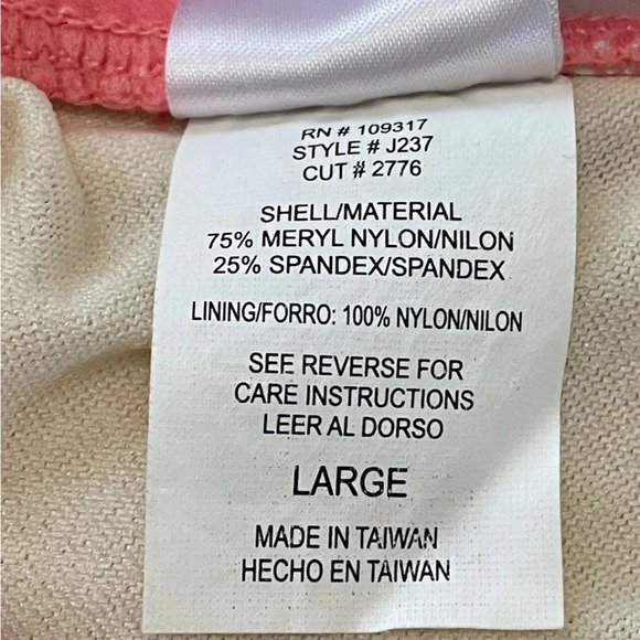 Coral Bikini Set 👙‎ - Picture 8 of 8